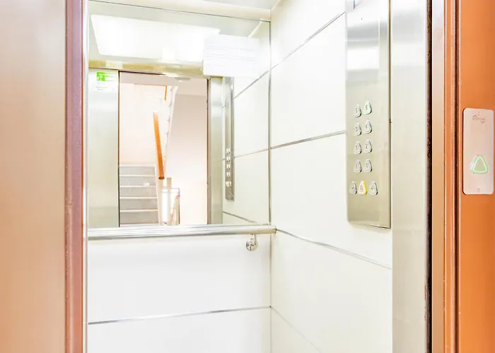 Atico Luminoso Con Vistas En